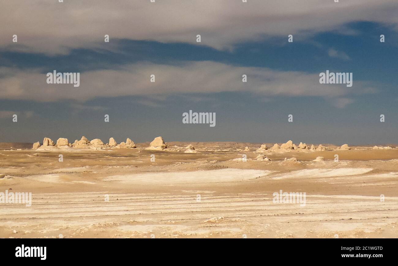 Natura astratta formazioni rocciose aka sculture in White Desert, Sahara, Egitto Foto Stock