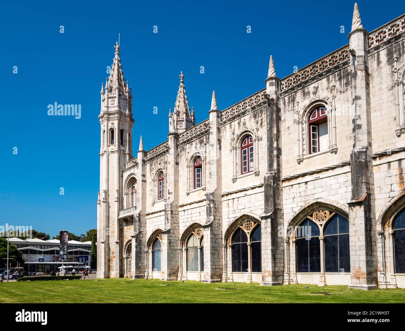 Il Museo Nazionale di Archeologia (Museu Nacional de Arqueologia) si trova nell'ala occidentale del Monastero di Jerónimos, Belém, Lisbona, Portogallo. Foto Stock