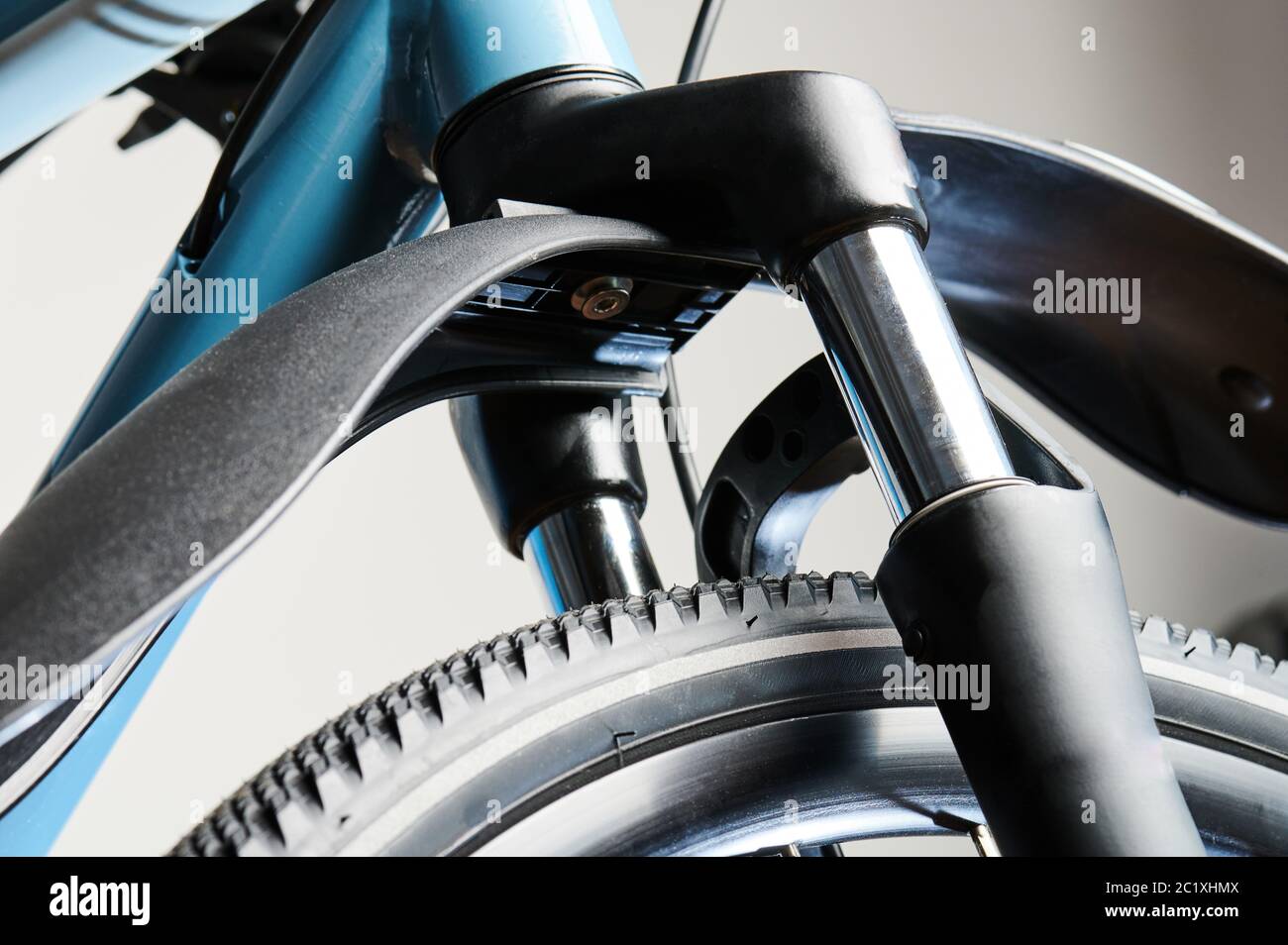 Ammortizzatore in vista ravvicinata della forcella per biciclette Foto Stock