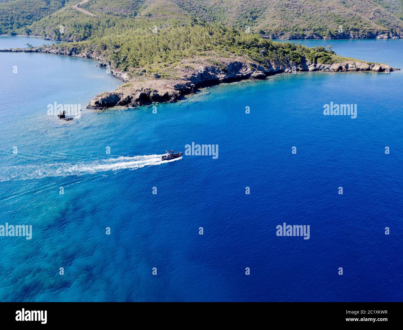 Vista aerea della scena costiera dalla Baia di Gokova Marina protetta Area Marmaris Turchia Foto Stock