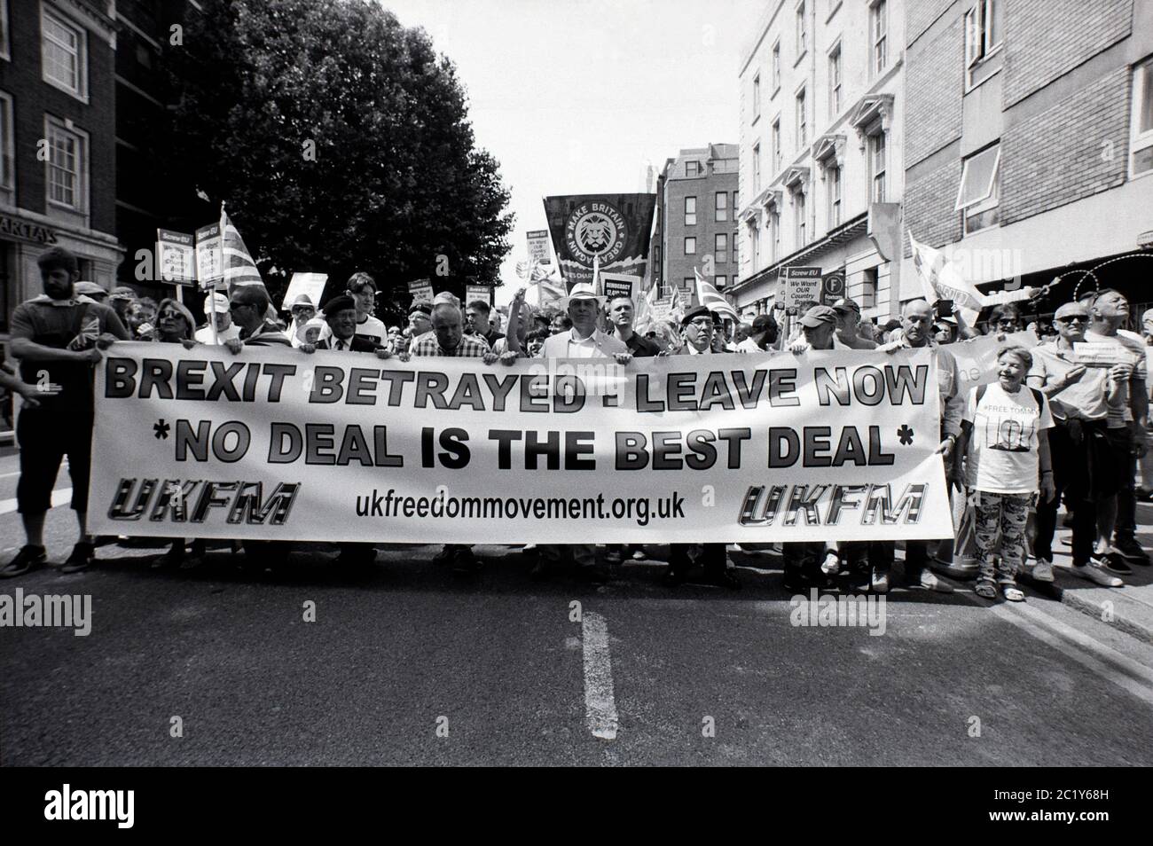 L’UNITÀ e LA LIBERTÀ del Regno Unito MARCIA, una marcia pro-brexit che celebra l’anniversario del referendum sulla brexit. Londra, Regno Unito. 23 giugno 2018. Foto Stock