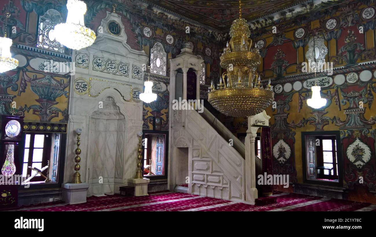 Vista interna della Moschea a puntini Alaca Cami Kalkandelen aka dipinta moschea, Tetovo, Macedonia del Nord Foto Stock