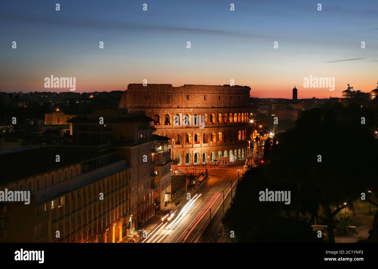 Immagini di Roma, Italia, tra cui l'iconico Colosseo. Foto Stock