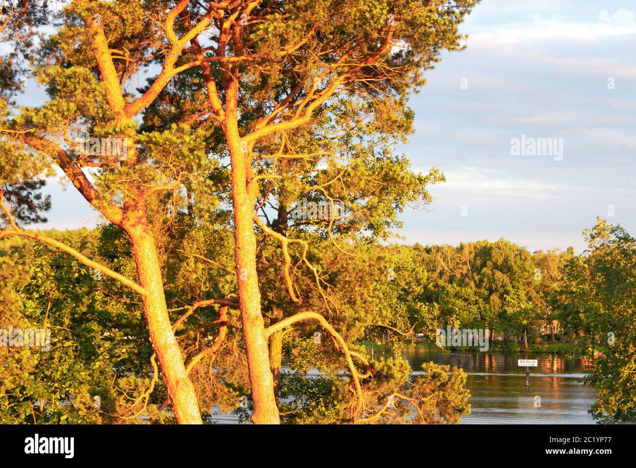 Lago al tramonto Foto Stock