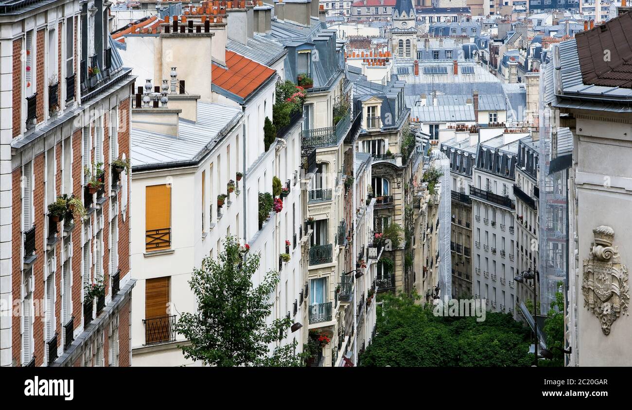 Interessante architettura vista dalla cima di Montmartre Foto Stock