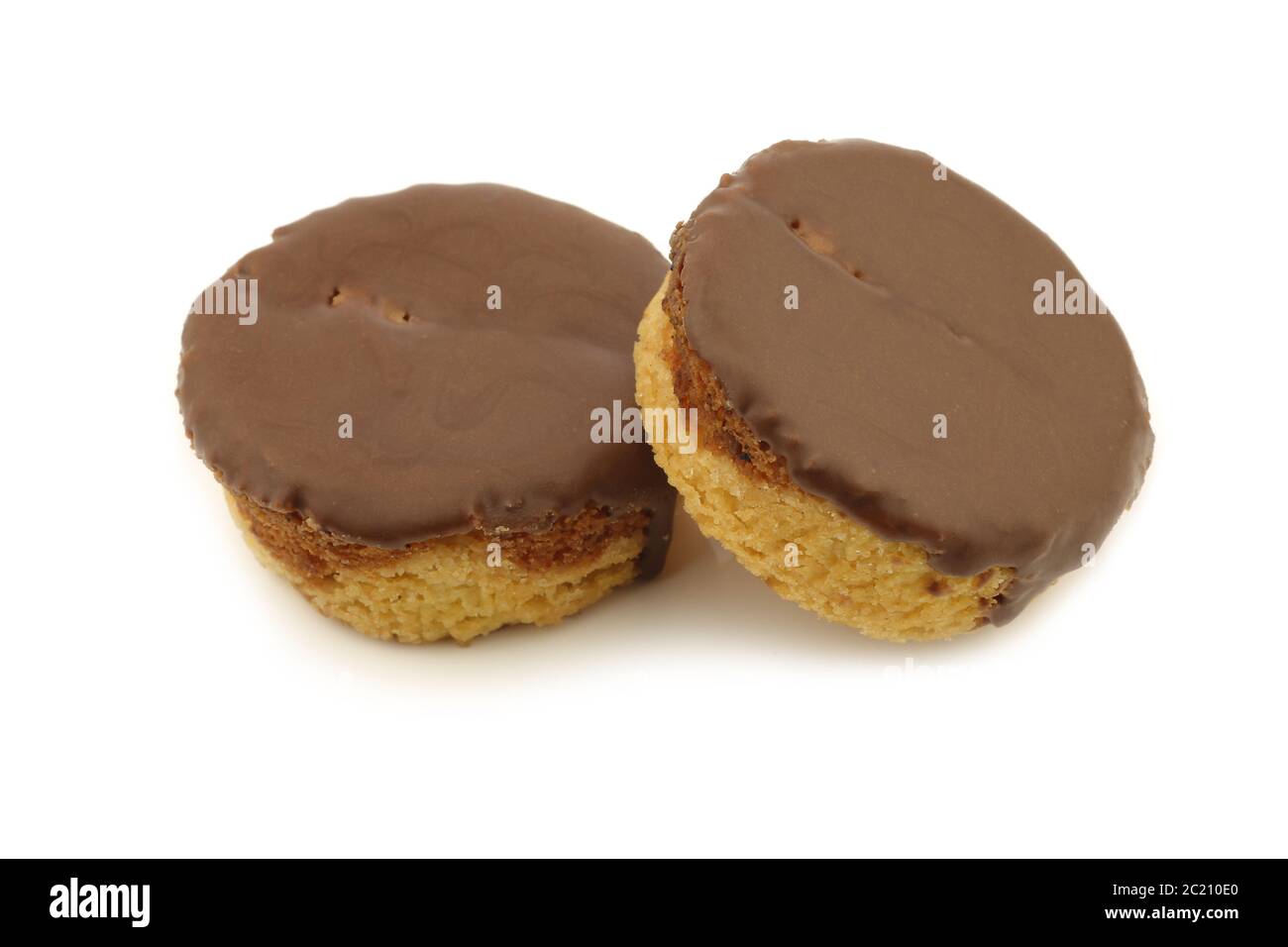 Torte di cioccolato appena sfornate su sfondo bianco. Foto Stock