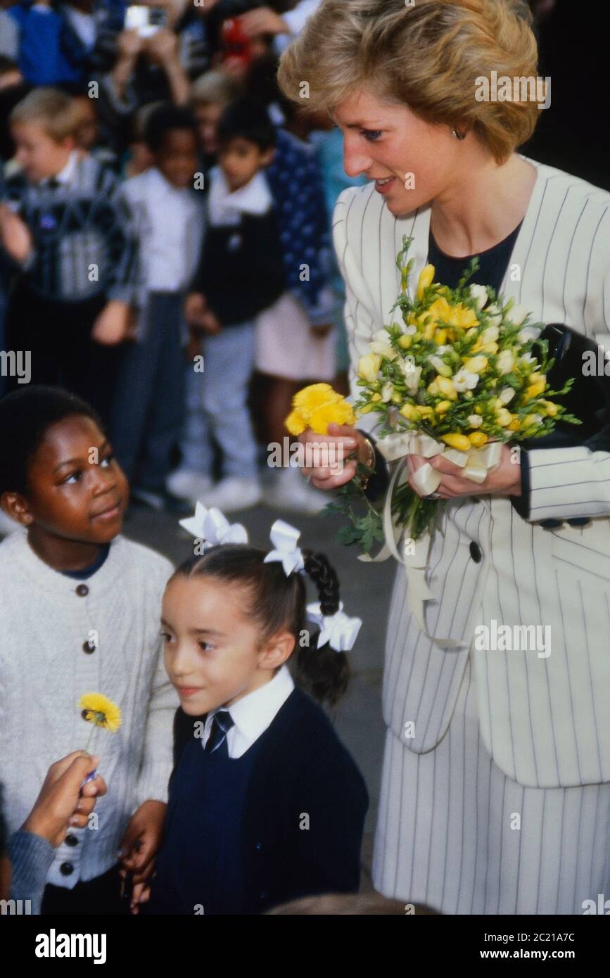 HRH, Diana, Principessa del Galles. Visita il London Lighthouse Center for AIDS Patients, Londra, Inghilterra. 5 ottobre 1989 Foto Stock