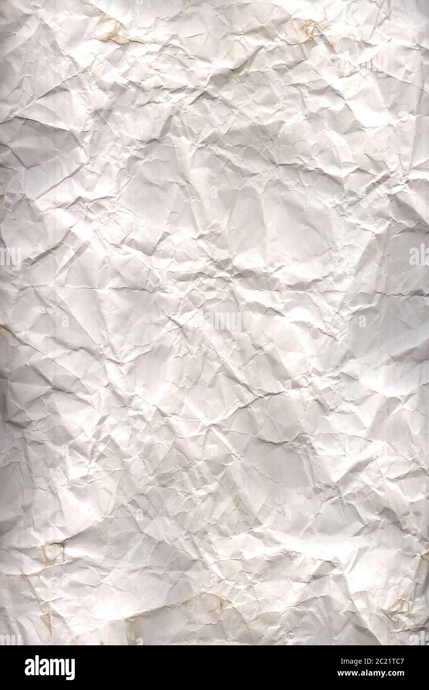 Un foglio di carta bianca per ufficio è stropicciato. Foglio di carta  sgualcito a causa di stress emotivo. Background multitasking Foto stock -  Alamy