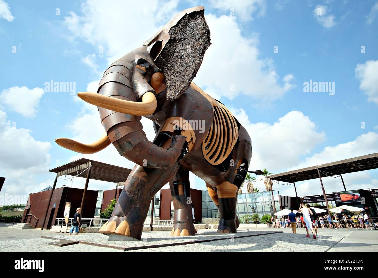 Statua dell'elefante all'ingresso del Biopark, lo zoo di Valencia, Spagna Foto Stock