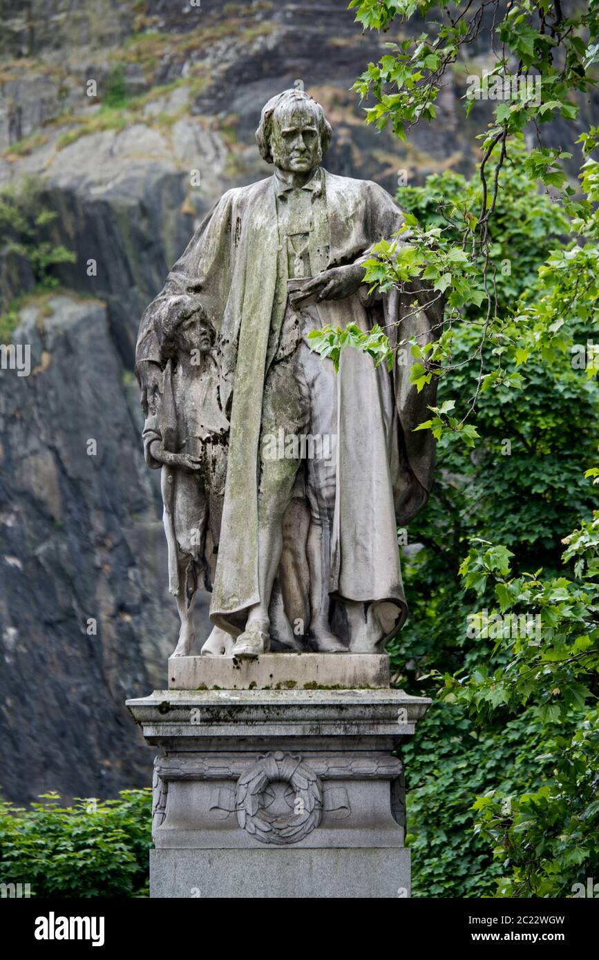 Statua di Thomas Guthrie D.D. (1803-1873), predicatore e filantropo, riformatore, in Princes Street Gardens, Edimburgo, Scozia. Foto Stock