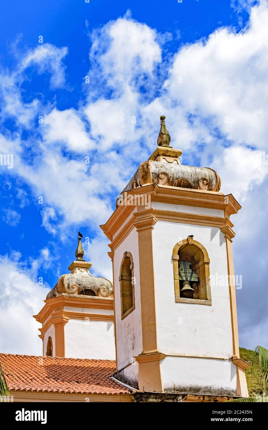 Antico e storico campanile cattolico Foto Stock Antico e storico campanile cattolico Foto Stock