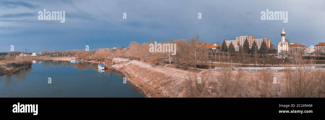 Vista panoramica della città e del fiume Dniester nella città di Tiraspol, Transnistria Moldavia Foto Stock