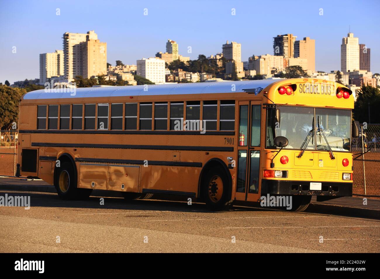 Tradizionale autobus giallo in America Foto Stock
