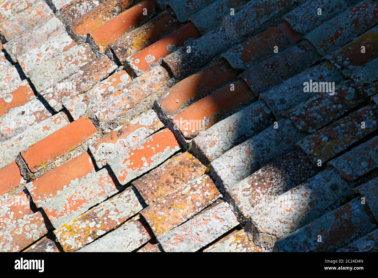 Tegole tradizionali spagnole in forma rotonda con patina Foto Stock