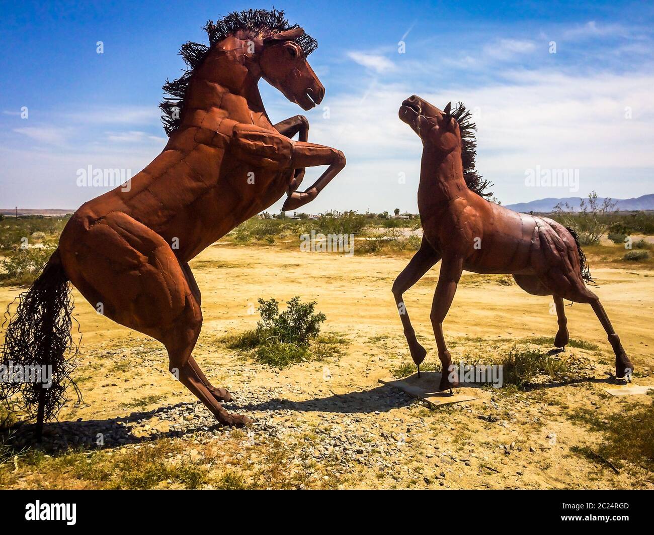 California, USA, marzo 2019, sculture di cavalli metallici dell'artista Ricardo Breceda nell'Anza-Borrego Desert state Park Foto Stock