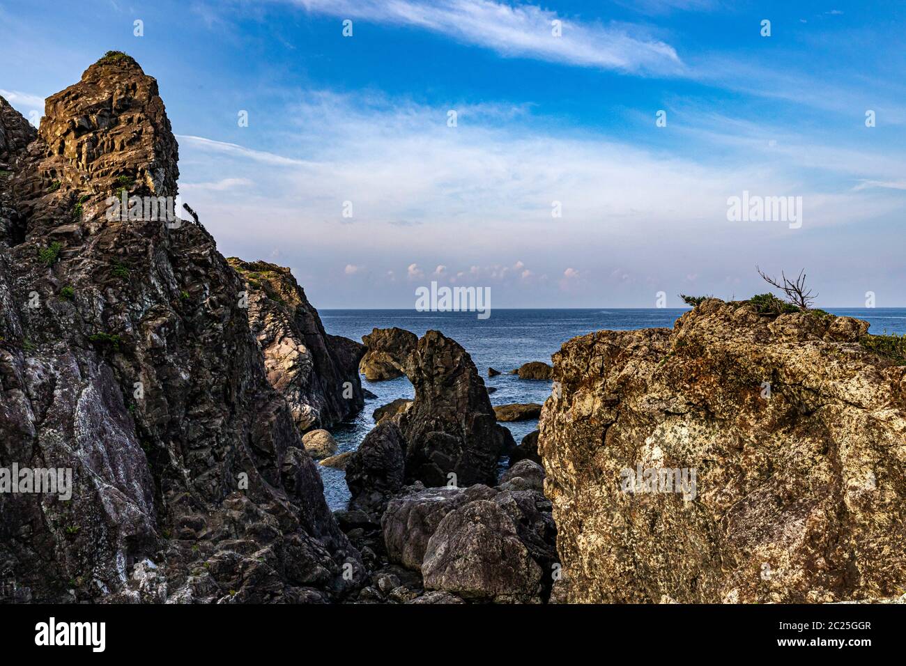 Cape Murito è uno dei paesaggi più suggestivi del Giappone - è stato modellato dall'attività vulcanica, dal vento e dal mare per formare una formazione rocciosa insolita Foto Stock