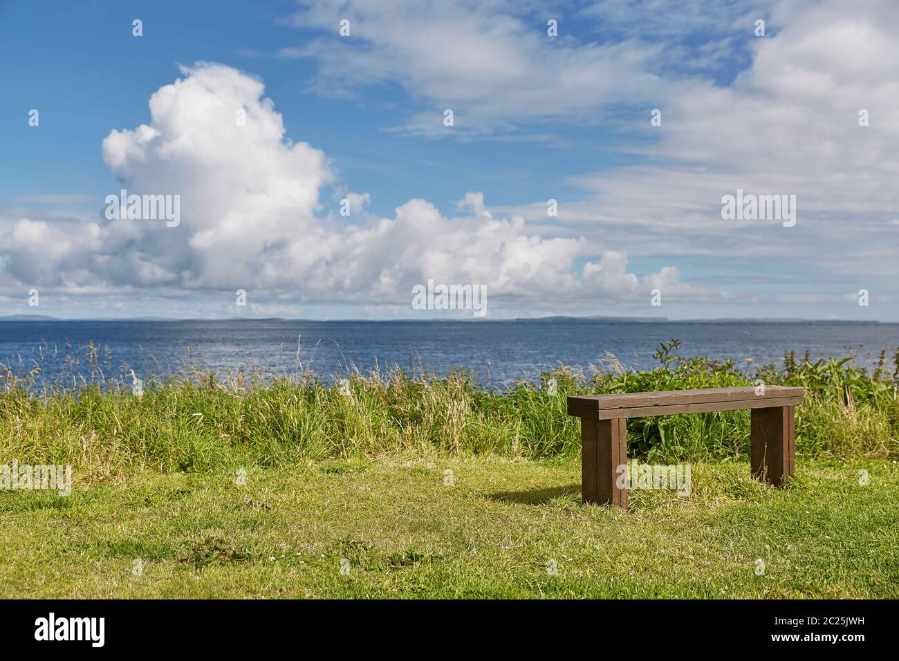 Vista panoramica e rilassante vicino all'area di John o'Groats. In evidenza la parte più settentrionale della Scozia. Foto Stock