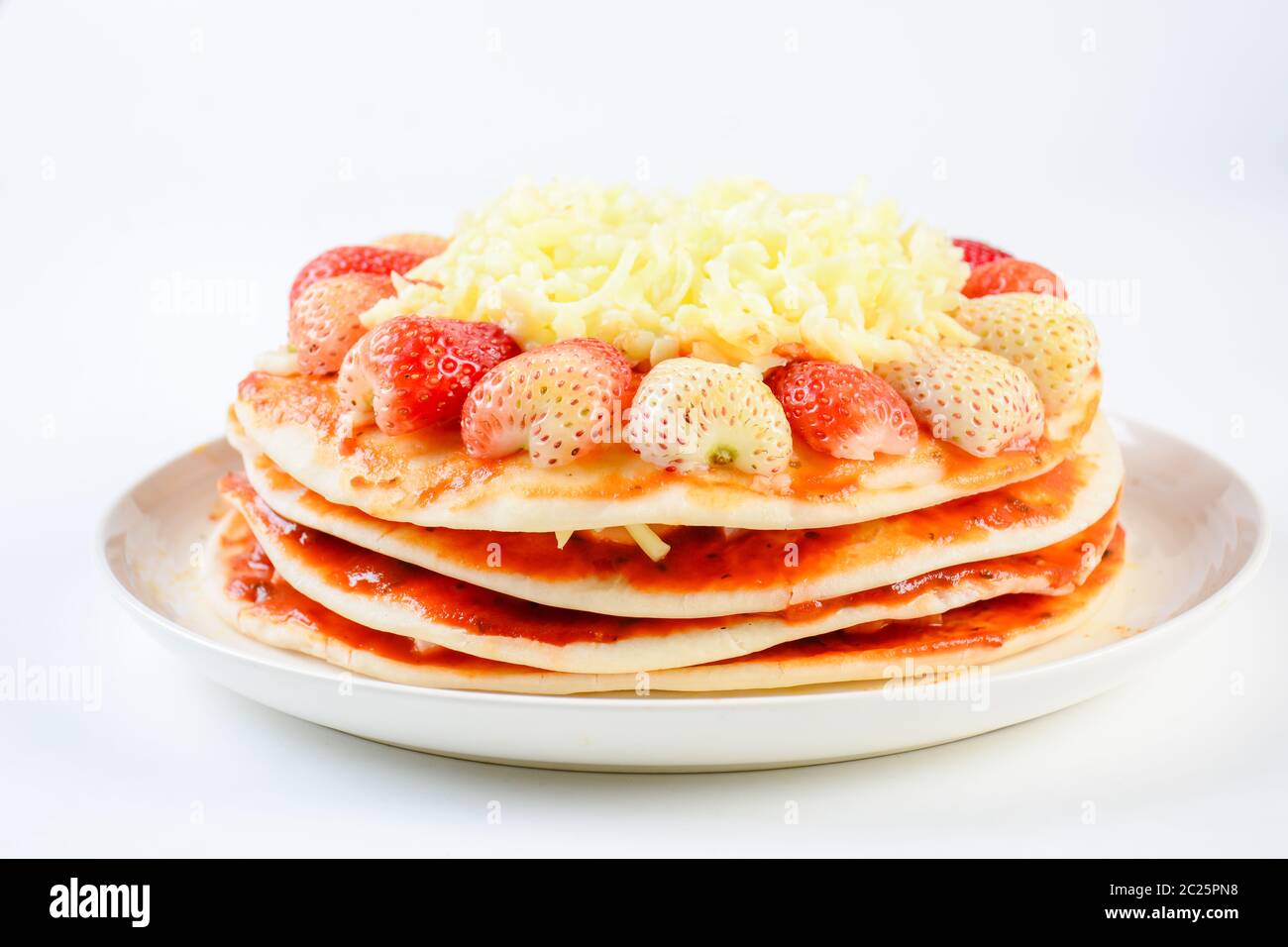 pizza con fragole e formaggi Foto Stock