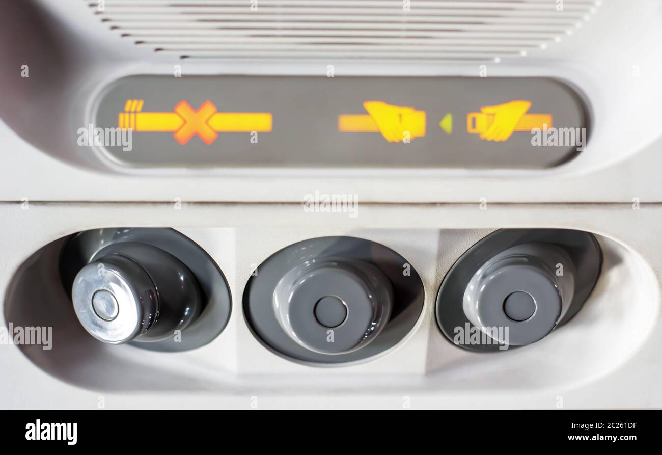 Pannello di controllo per l'aria condizionata all'interno di un aereo Foto  stock - Alamy