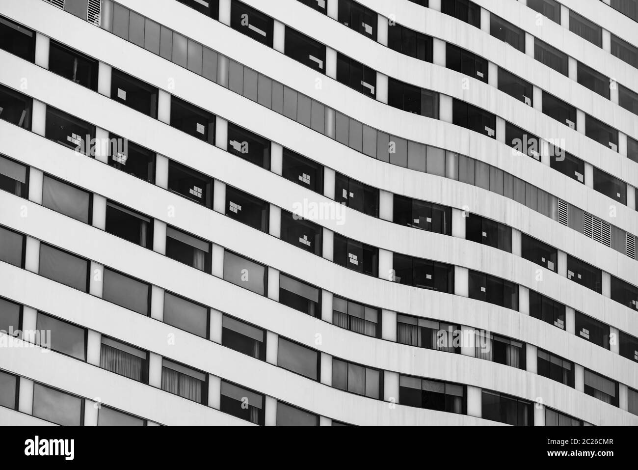 Grattacielo edificio per uffici in città. La sede centrale della società dell'organizzazione. Immobili e costruzioni aziendale. Multi-storey edificio residenziale. C Foto Stock