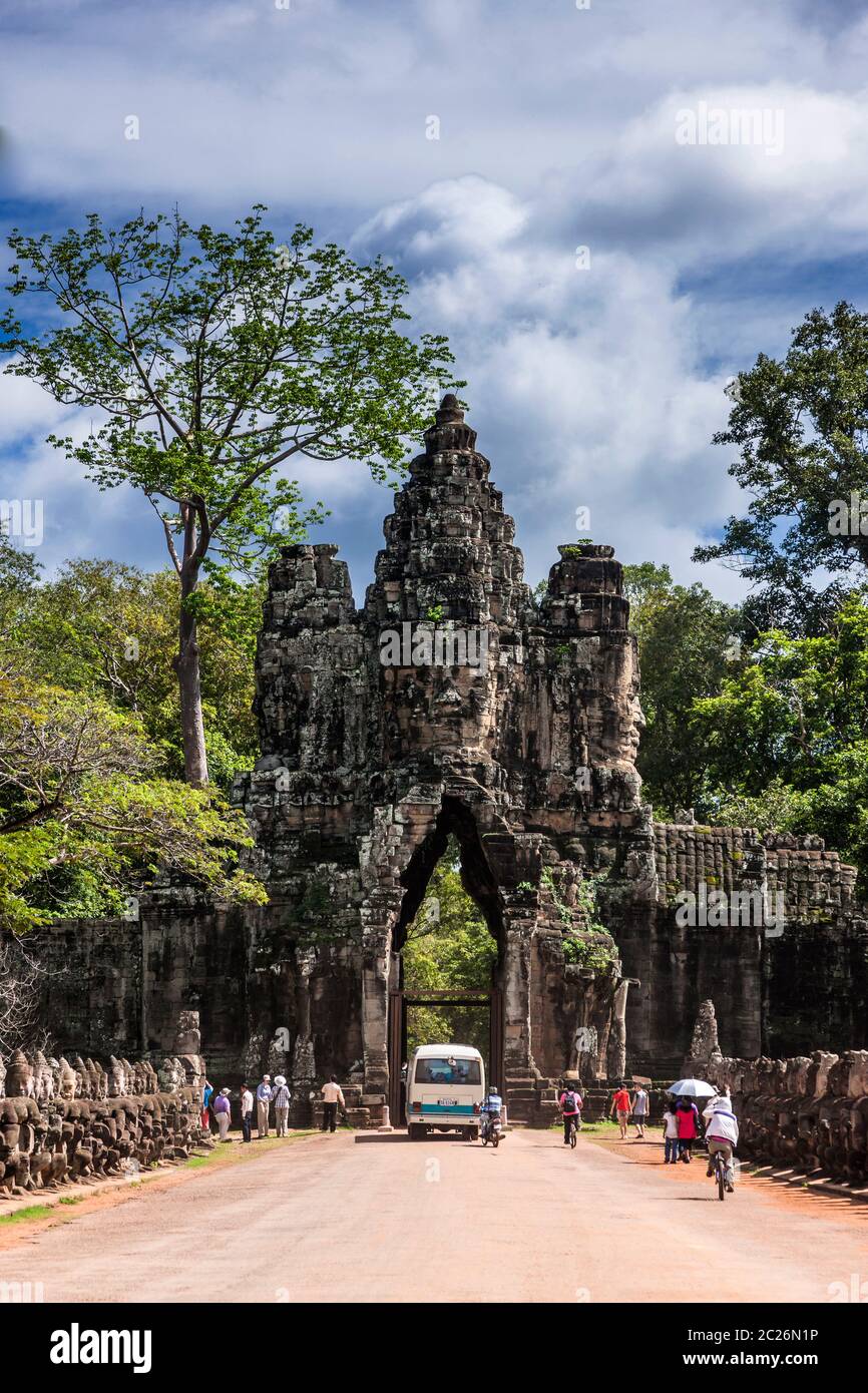 Angkor Thom, Tonle Om Gate (porta Sud di Angkor Thom), antica capitale dell'Impero Khmer, Siem Reap, Cambogia, Sud-est asiatico, Asia Foto Stock