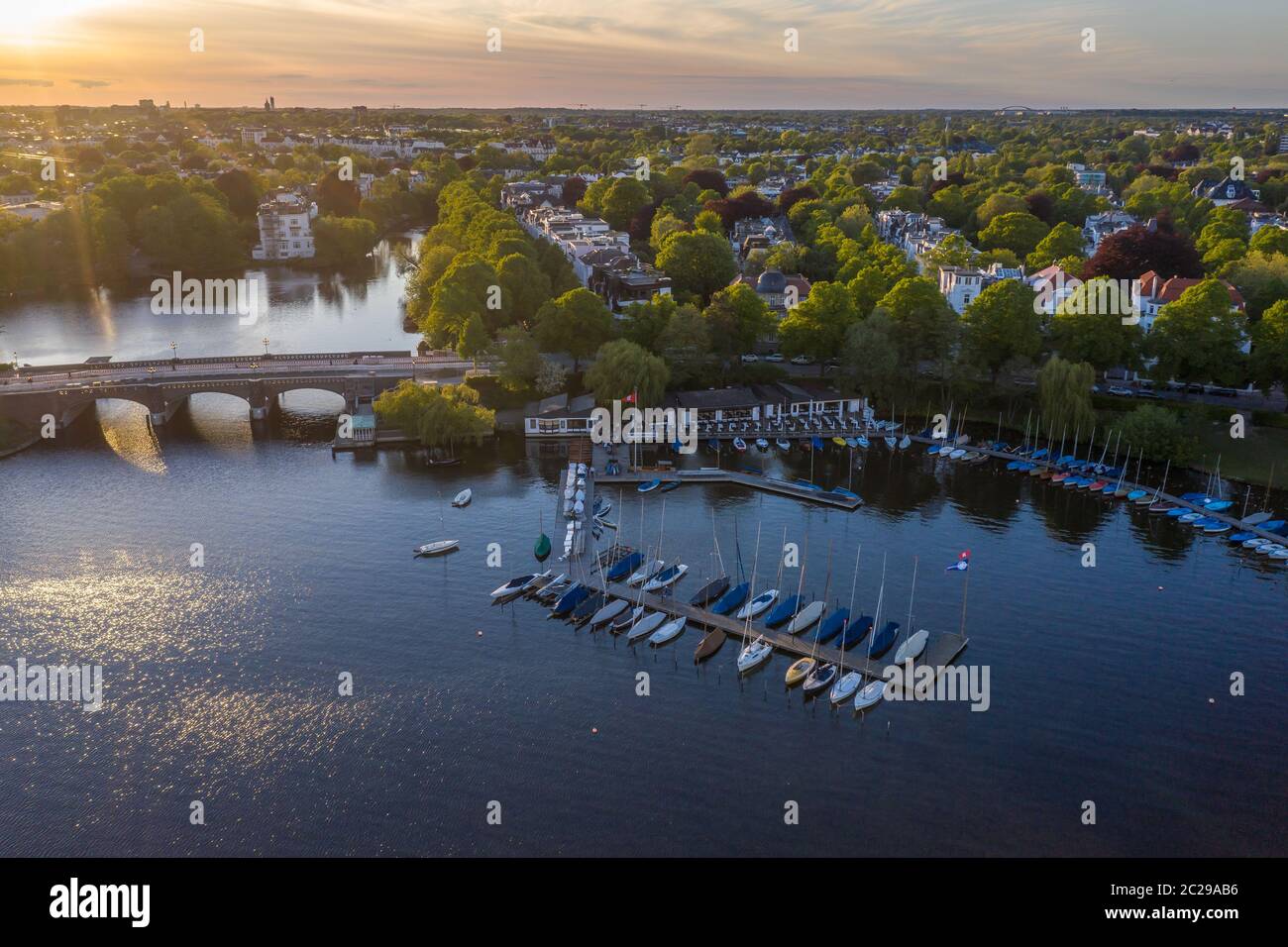 Vista aerea del molo sul lago Alster Foto Stock