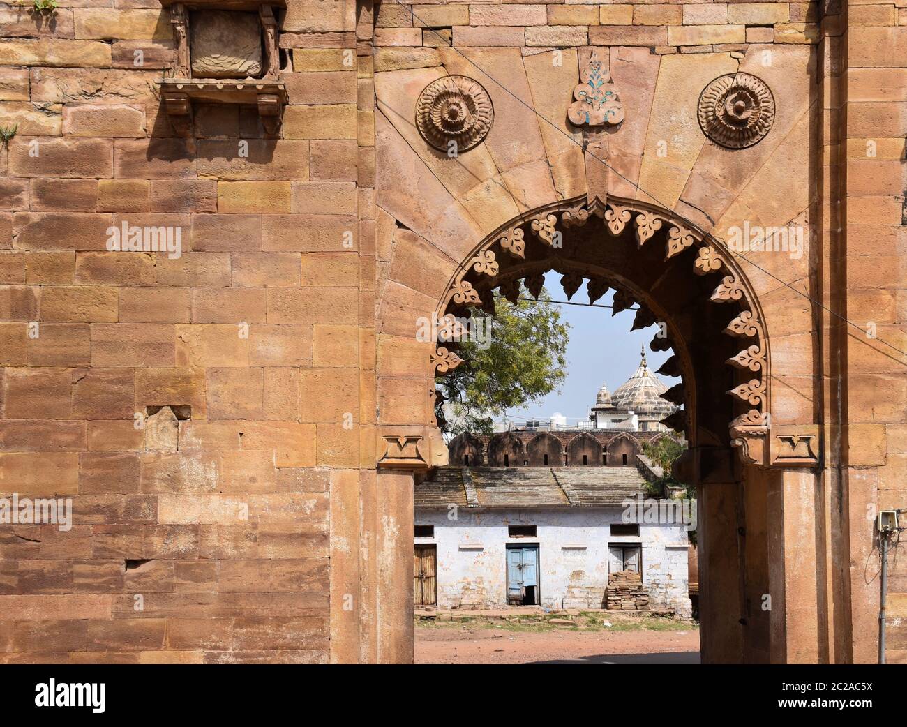 Gwalior, Madhya Pradesh/India : 15 Marzo 2020 - disegno del cancello d'ingresso del Forte di Gwalior Foto Stock