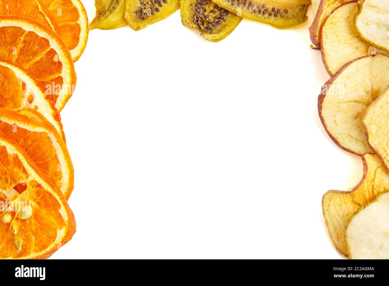 arance secche, banane e mele su sfondo bianco isolato Foto Stock
