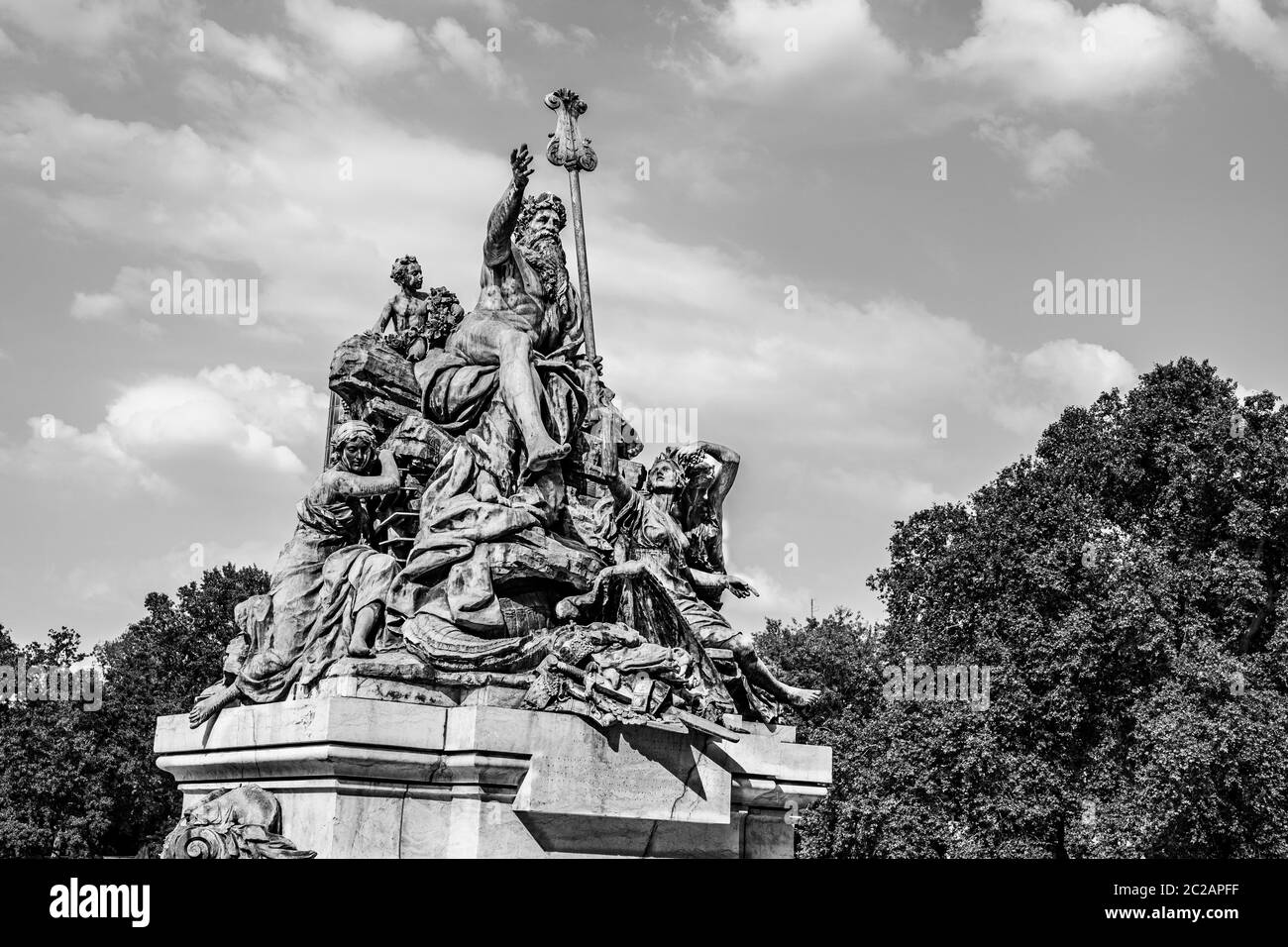Dusseldorf, Renania Settentrionale Westfalia, Germania: Padre Reno e la sua Daughters1884 - 1897 statua in bronzo e fontana di Karl Janssen posti di fronte Foto Stock