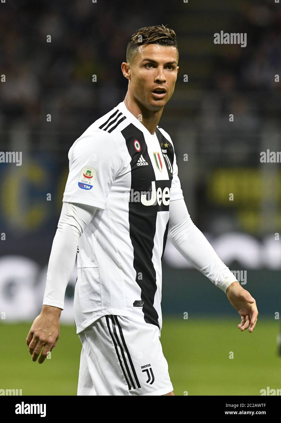 La stella portoghese del calcio Cristiano Ronaldo, della Juventus F.C.,  allo stadio di calcio san siro, a Milano Foto stock - Alamy