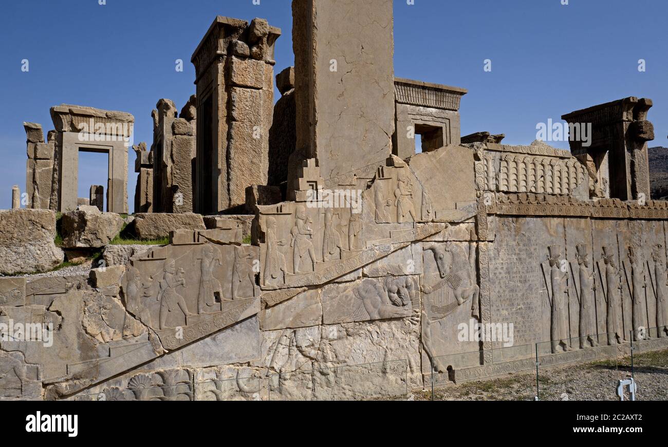 Il sito archeologico dell'antica città persiana, Persepolis, un sito patrimonio dell'umanità dell'UNESCO, nelle vicinanze di Shiraz, in Iran. Foto Stock