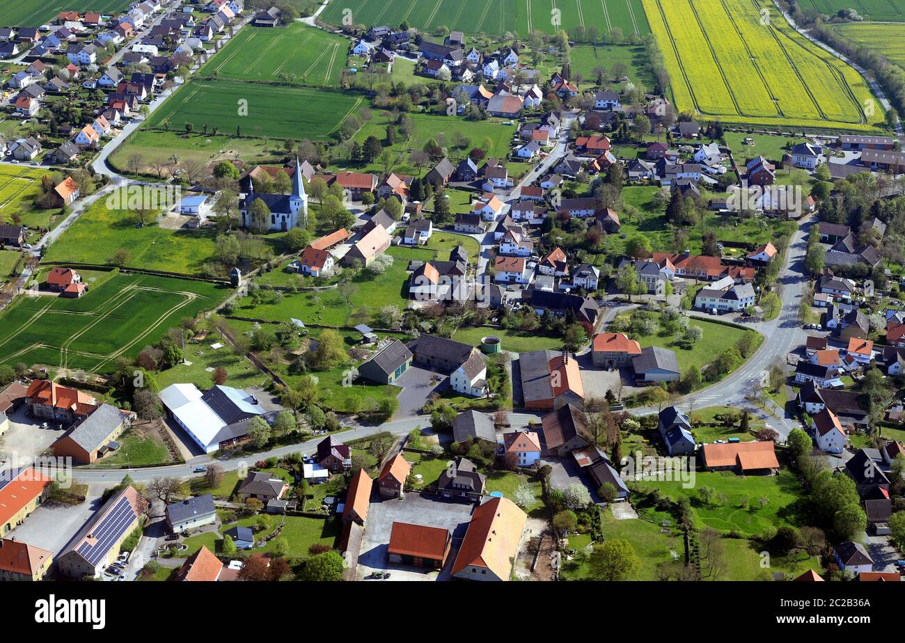 Altengeseke, foto aerea, un piccolo villaggio agricolo in Germania, RhineWestfalia settentrionale, regione Soester Boerde Foto Stock
