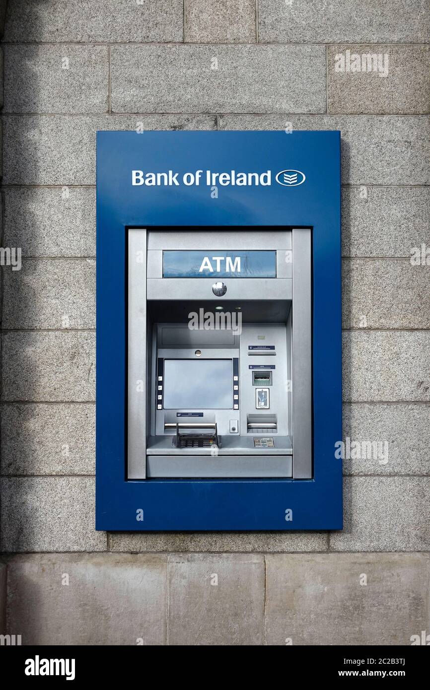 Banca d'Irlanda Bancomat sportello bancomat Cashpoint automatico Tellar Machine Cassa distributore automatico Foro nel muro Dublino Centro Città Irlanda Foto Stock