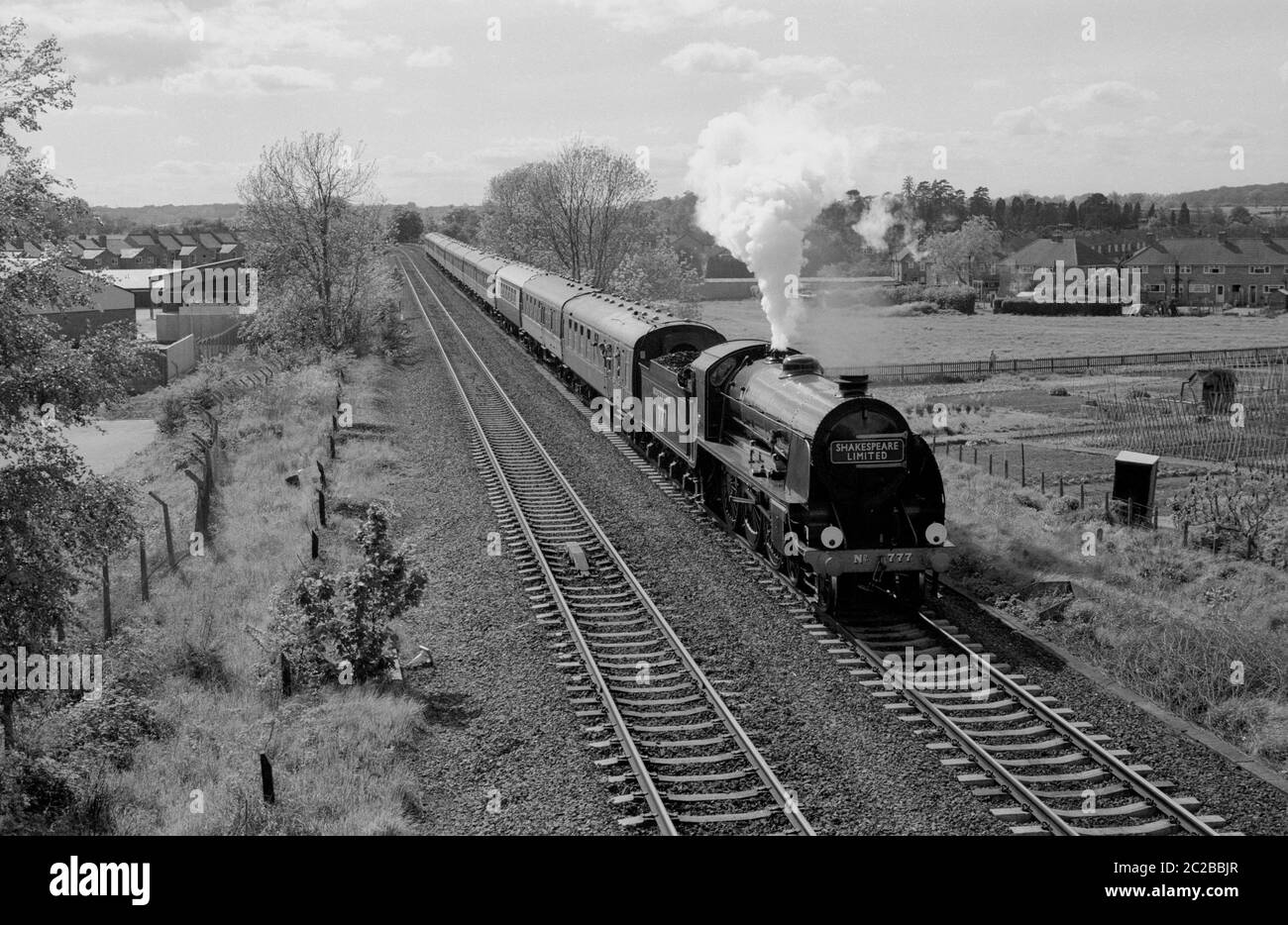 La locomotiva a vapore della regione meridionale No. 777 "ir Lamiel" che traina il treno Shakespeare Limited a Warwick, Warwickshire, Inghilterra, Regno Unito. Maggio 1986. Foto Stock