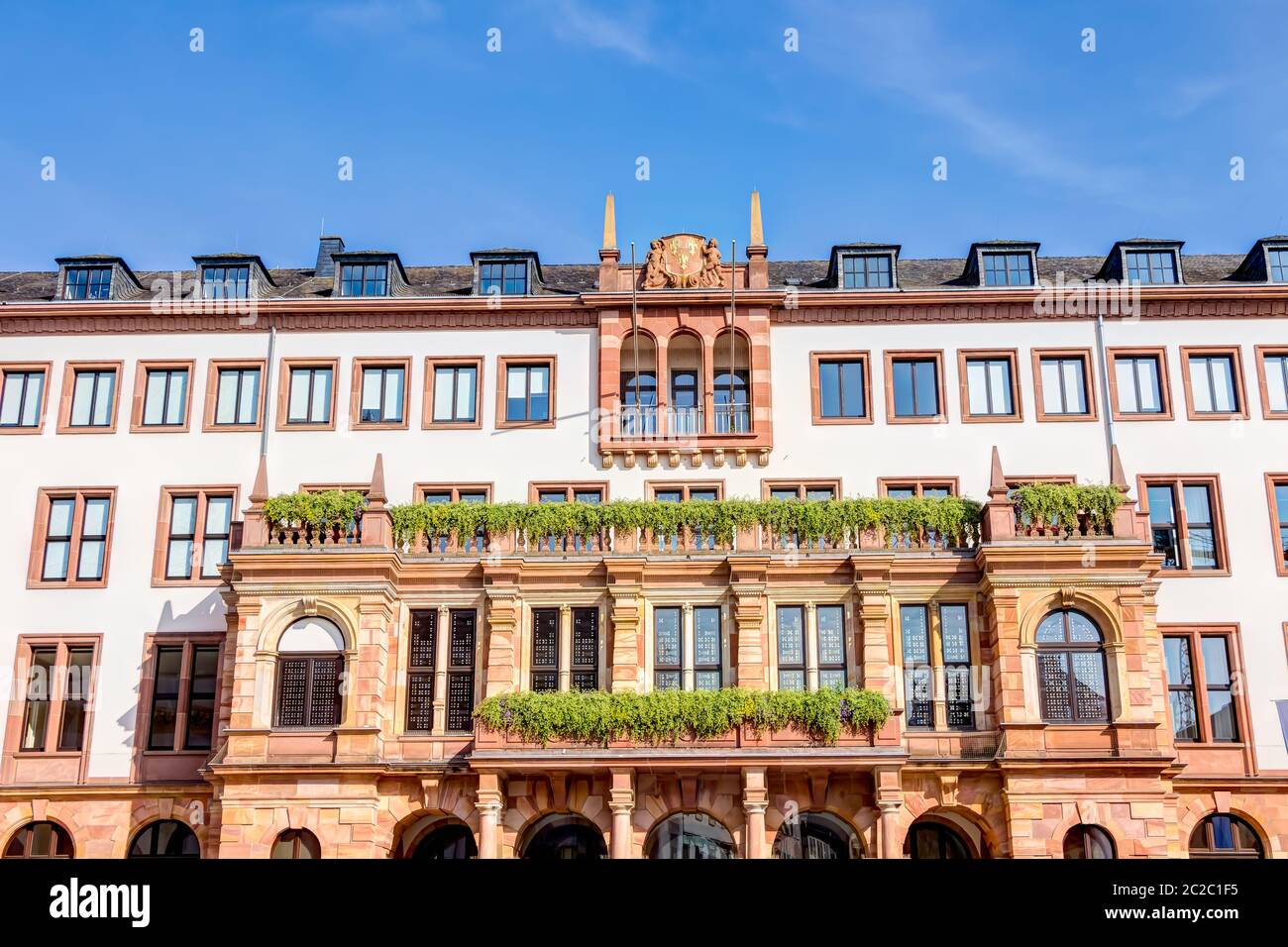 Il nuovo municipio sulla Schlossplatz a Wiesbaden, Assia, Germania Foto Stock