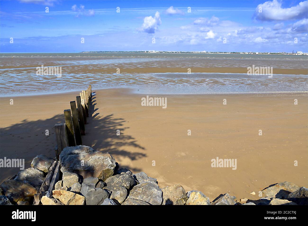 Spiaggia a bassa marea di Saint Brevin les Pins nella regione della Loira nella Francia occidentale Foto Stock