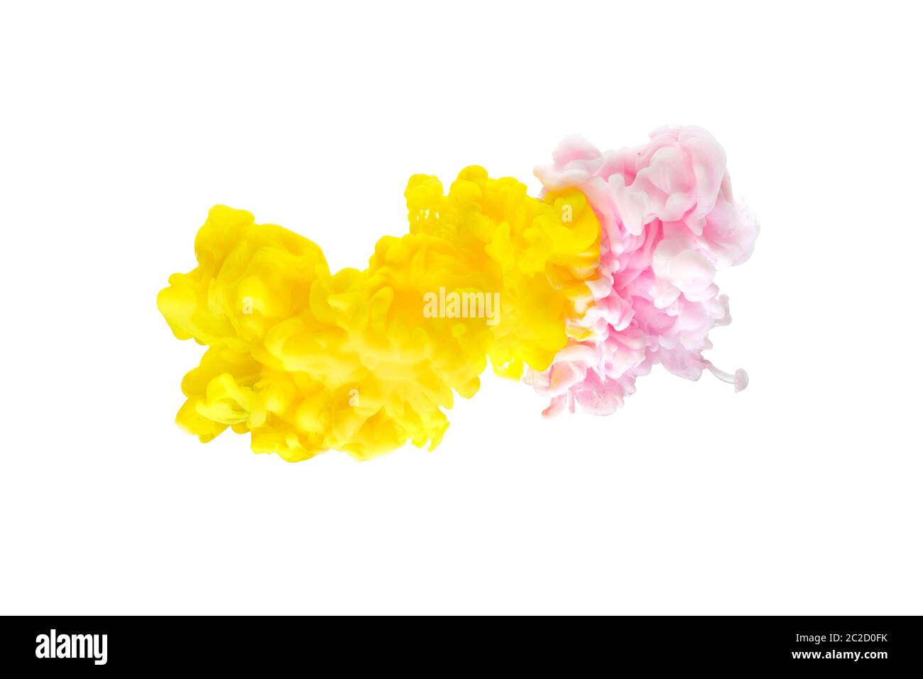 Esplosione astratta di un getto di inchiostro colorato su uno sfondo bianco isolato. I colori rosso e nero sotto forma di nuvole sono mescolati. 3D fotorealistico r Foto Stock