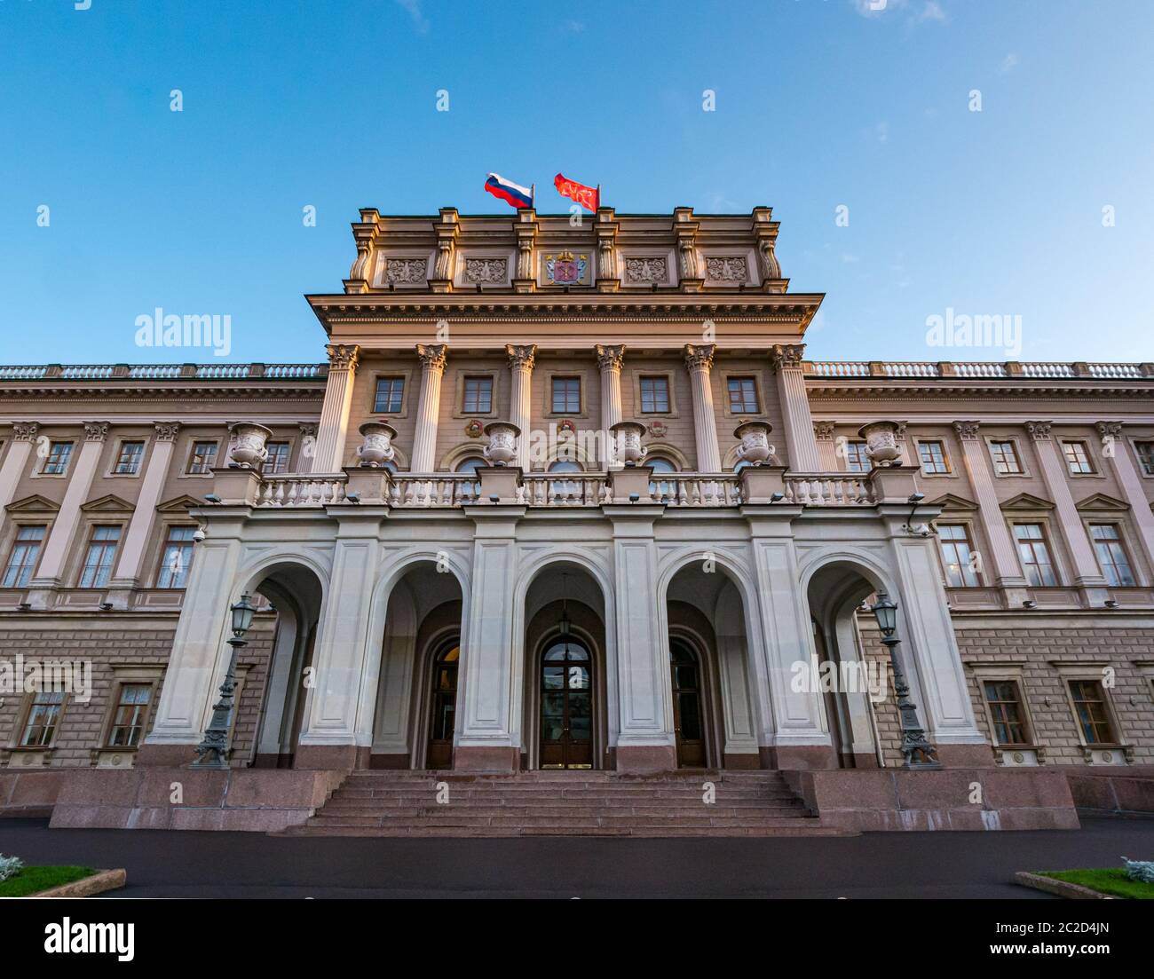 Mariinsky Palace facciata, Palazzo dell'Assemblea del Governo, Piazza Sant'Isacco, San Pietroburgo, Russia Foto Stock