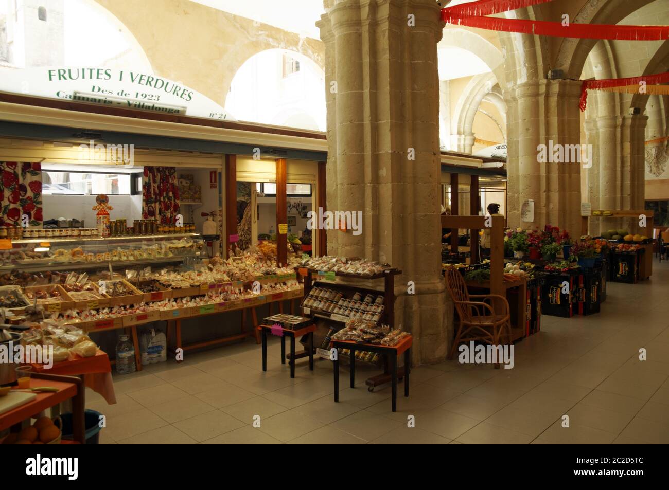 Bancarelle del mercato, Mercat del Carme, Mahon o Mao, Minorca, Isole Baleari, Spagna. Foto Stock
