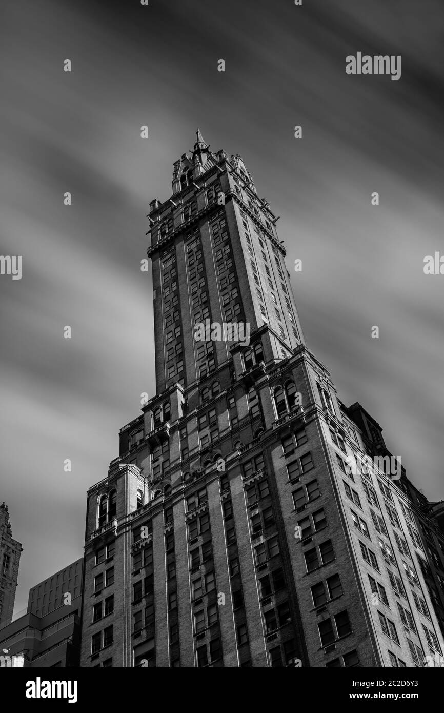 L'hotel Sherry-Netherland si affaccia su Central Park dalla 5th Ave., e si trova di fronte alla strada dalla metropolitana e dal Grand Arm Foto Stock