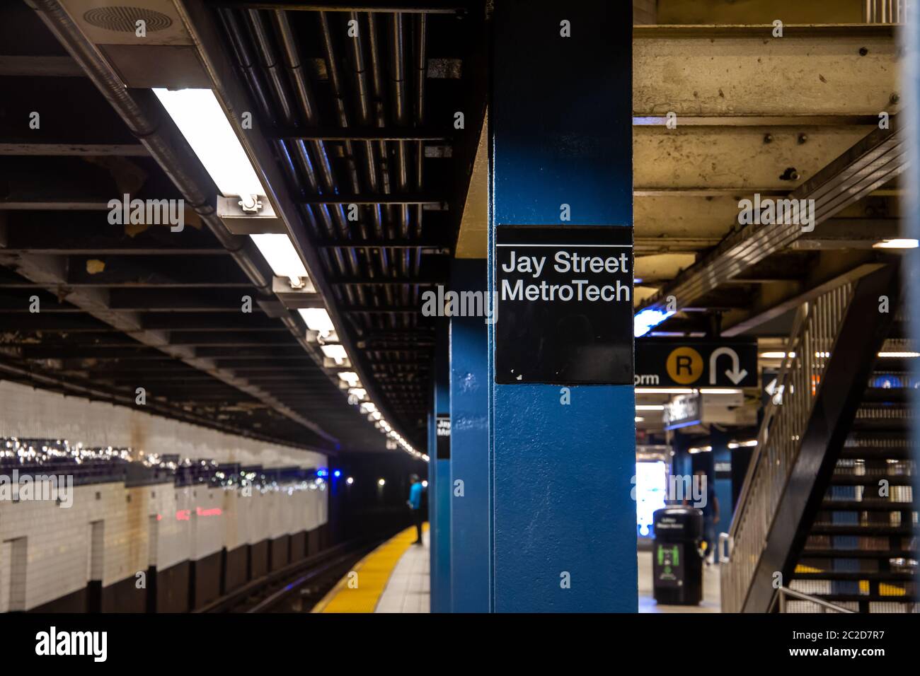 Brooklyn, NY / USA - LUGLIO 31 2018: Cartello della metropolitana di Jay Street Foto Stock