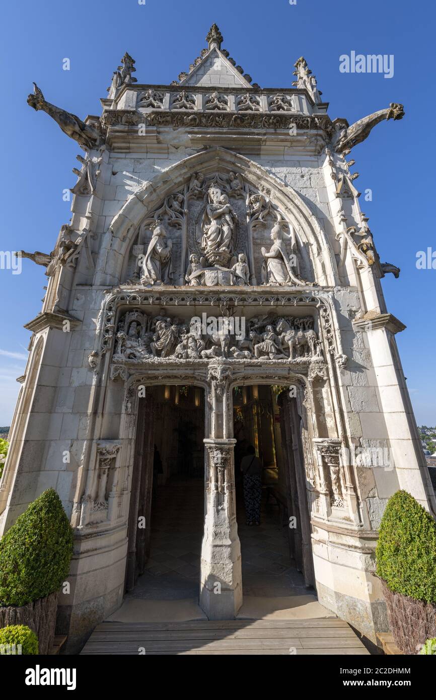 La Francia, la Collegiata di San Florentin : 2019-07, un monumento storico della Valle della Loira e luogo di riposo del artista Leonard de Vinci Foto Stock