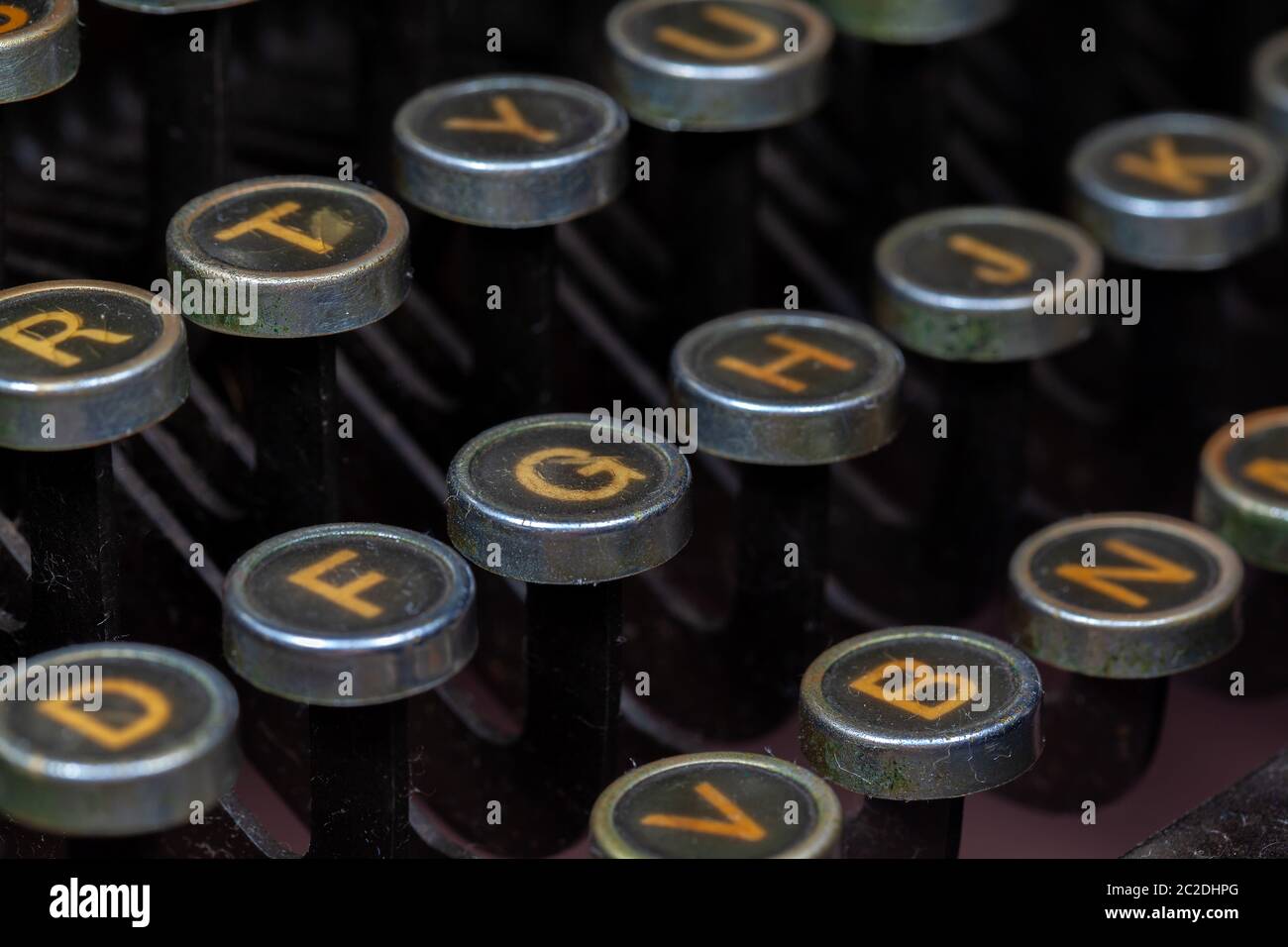 Foto della pagina di primo piano di una macchina da scrivere antica - Dettagli di una macchina da scrivere antica Foto Stock