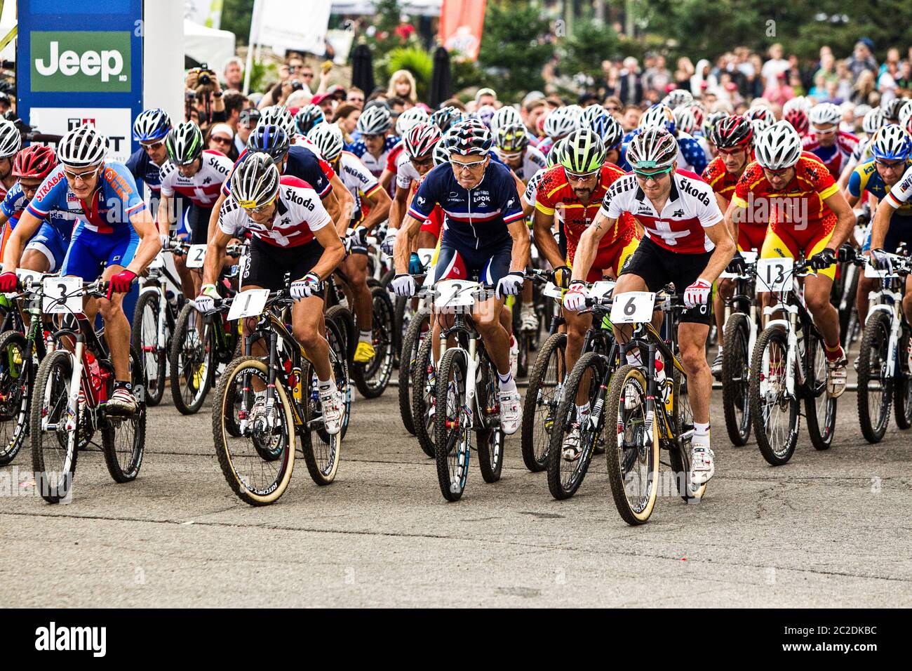 MONT ST ANNE, CANADA - 4 SETTEMBRE 2010. Inizio della gara Mens, guidata da Vogel, Absalon, Schurter e Kulhavy. All'UCI Mountain Bike Cross Country Foto Stock