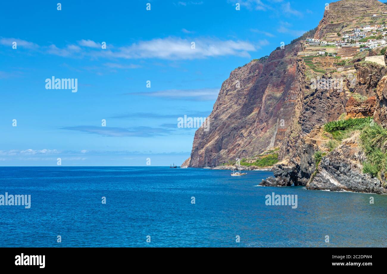 Costa meridionale dell'isola di Madera vicino a Camara de Lobos Foto Stock