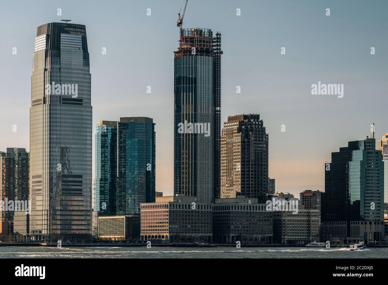 Moderni grattacieli di Jersey City con vista sul fiume Hudson da Battery Park New York City Foto Stock