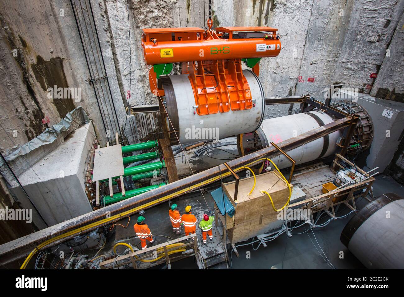 Gelsenkirchen, zona Ruhr, Renania Settentrionale-Vestfalia, Germania - conversione Emscher, nuova costruzione DELLA SCAGLIATRICE Emscher, sostituzione tubi durante la tun Foto Stock