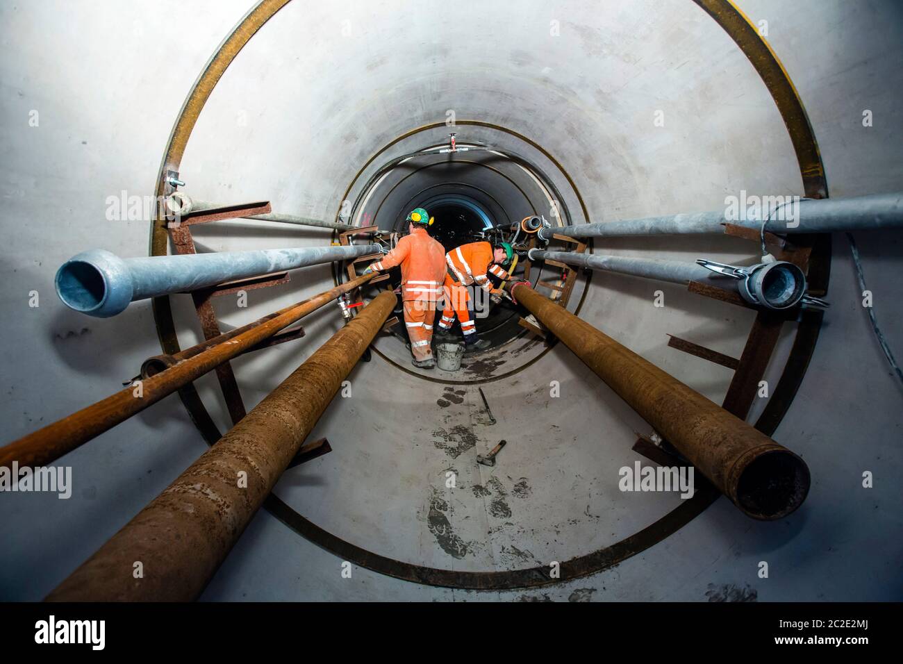 Gelsenkirchen, zona Ruhr, Renania Settentrionale-Vestfalia, Germania - conversione Emscher, nuova costruzione DELLA SCAGLIATRICE Emscher, sostituzione tubi durante la tun Foto Stock