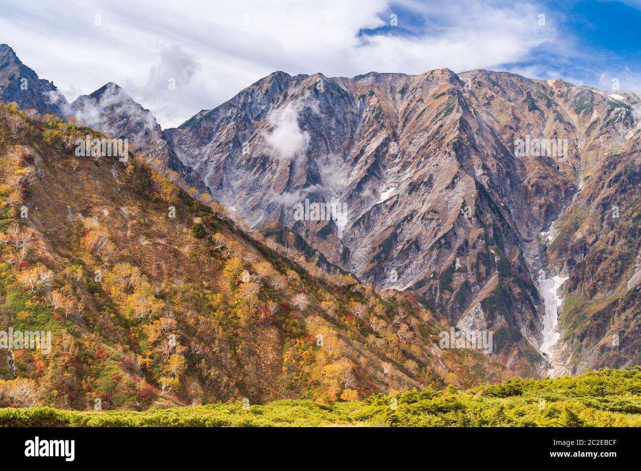 Paesaggio di autunno autunno di Hakuba Valley in Nagano Giappone Chubu Foto Stock