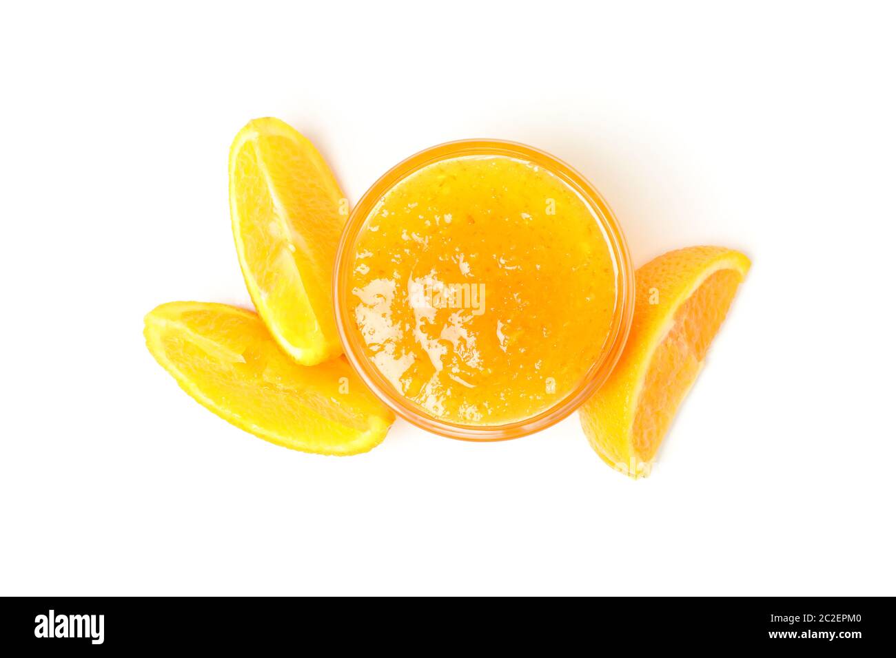 Deliziosa marmellata d'arancia isolata su sfondo bianco Foto Stock